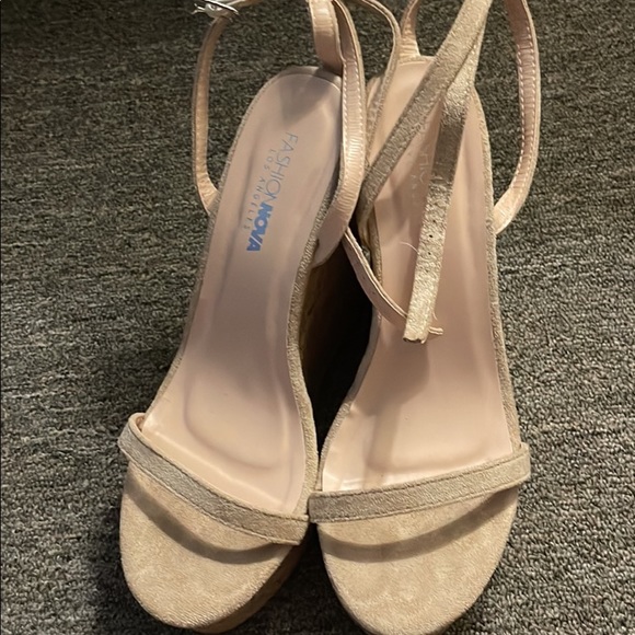 Heels from Fashion Nova wedge heels - Picture 3 of 5